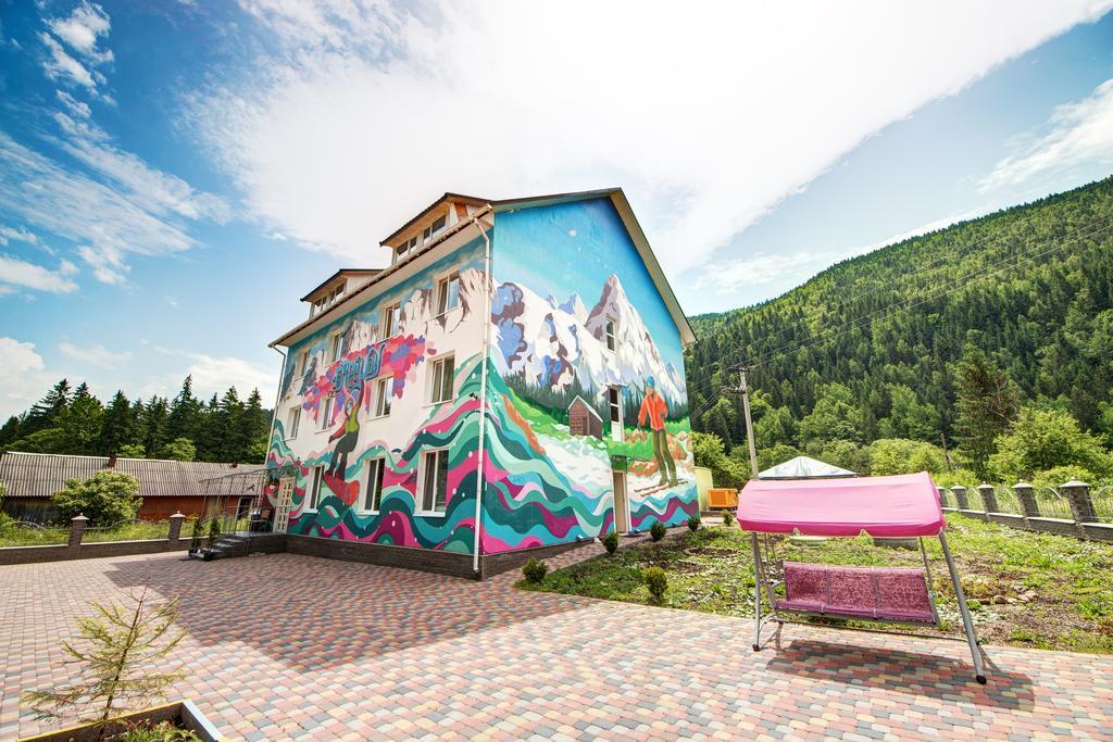 Free Way Hostel Yablunytsya Exterior photo
